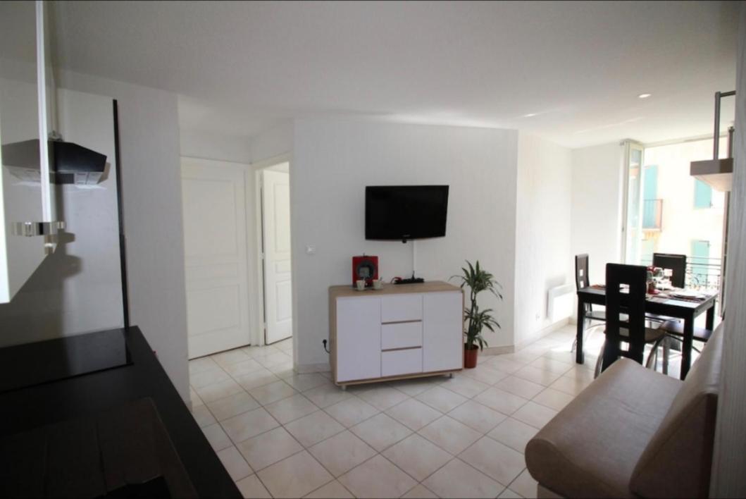 A 2 Pas De La Place Du Pin Et Port! Apartment *