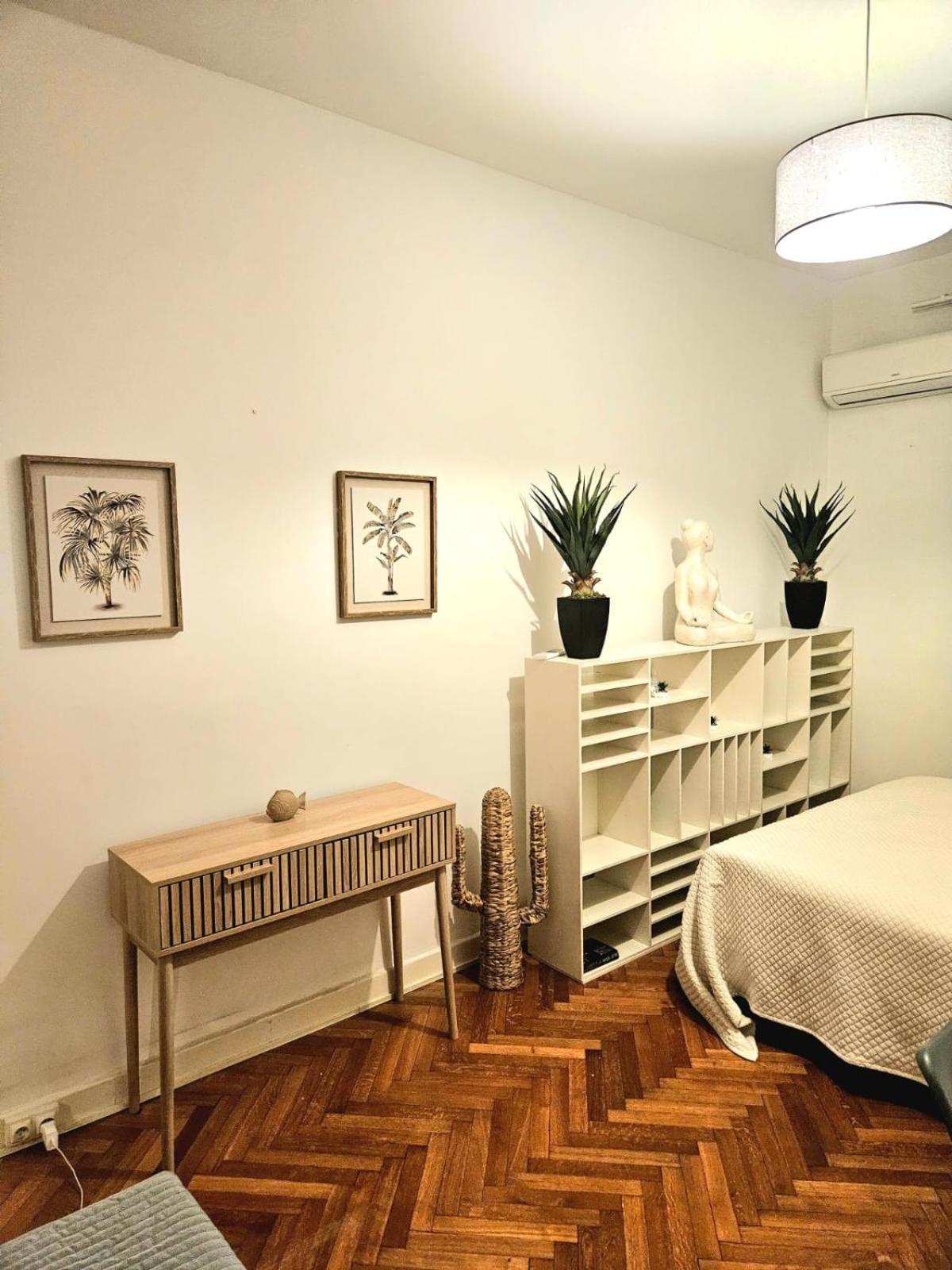 Seaflat In Apartment *