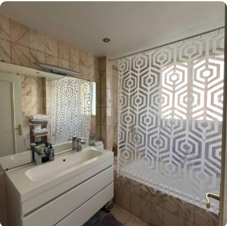 Free Parking! 3 Pieces Calme Proche Port & Centre Apartment *