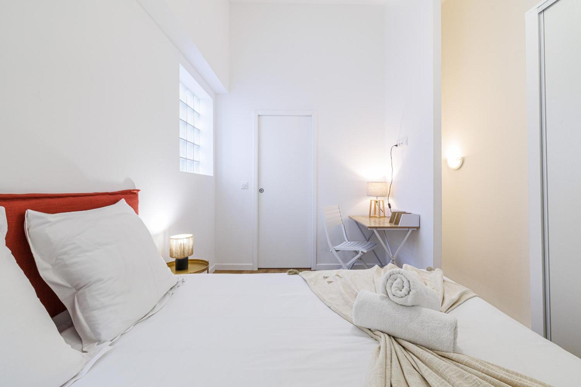 1 Bdr Duplex Downtown - Ac Apartment