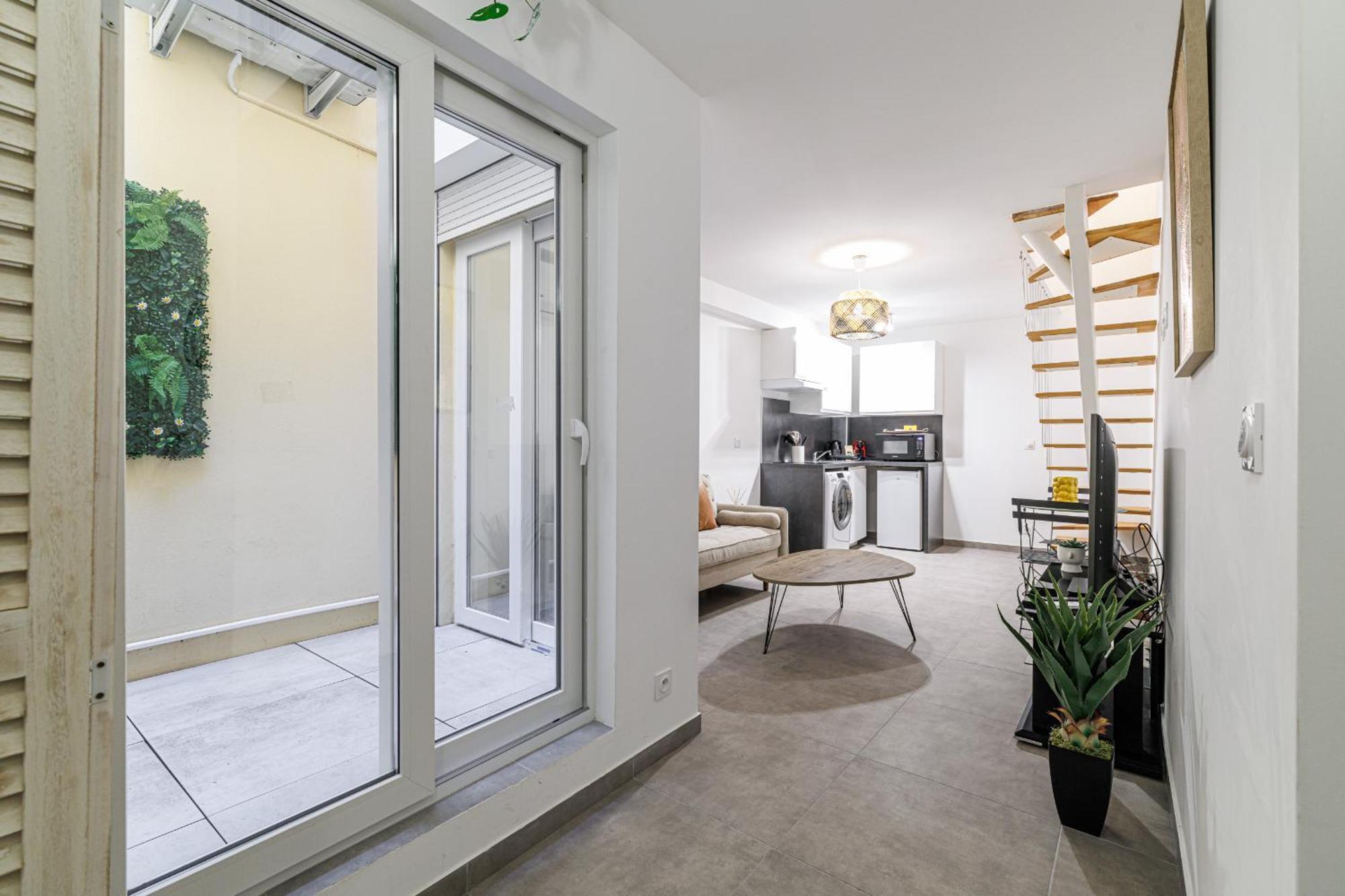 1 Bdr Duplex Downtown - Ac Apartment Nice