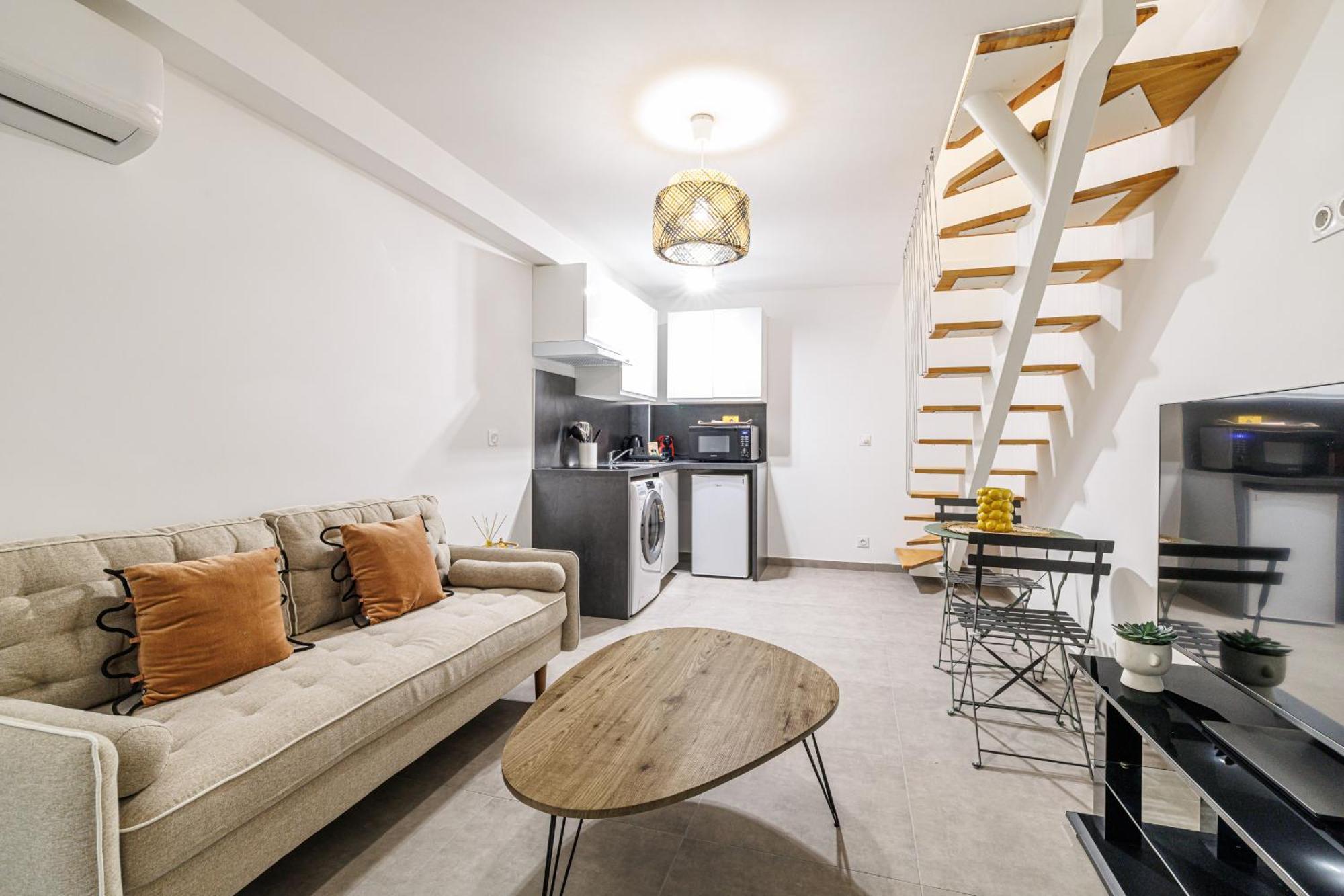 1 Bdr Duplex Downtown - Ac Apartment *