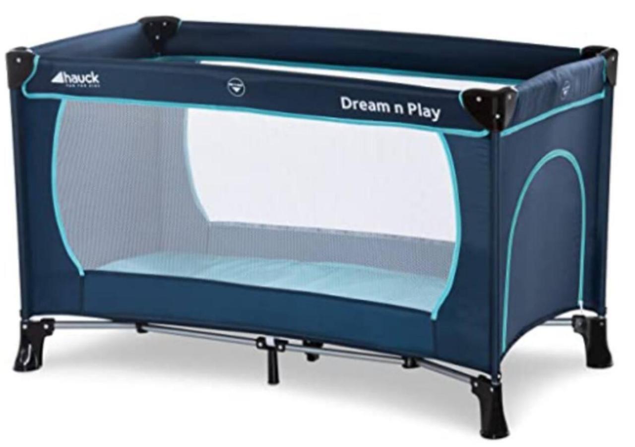 Beautiful & Spacious 2 Bed Near Center