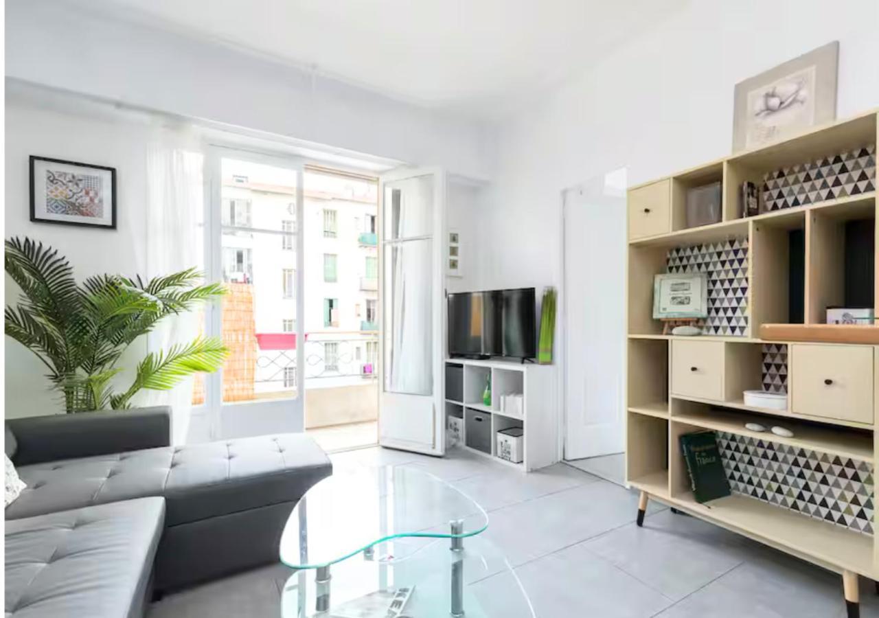 Beautiful & Spacious 2 Bed Near Center *