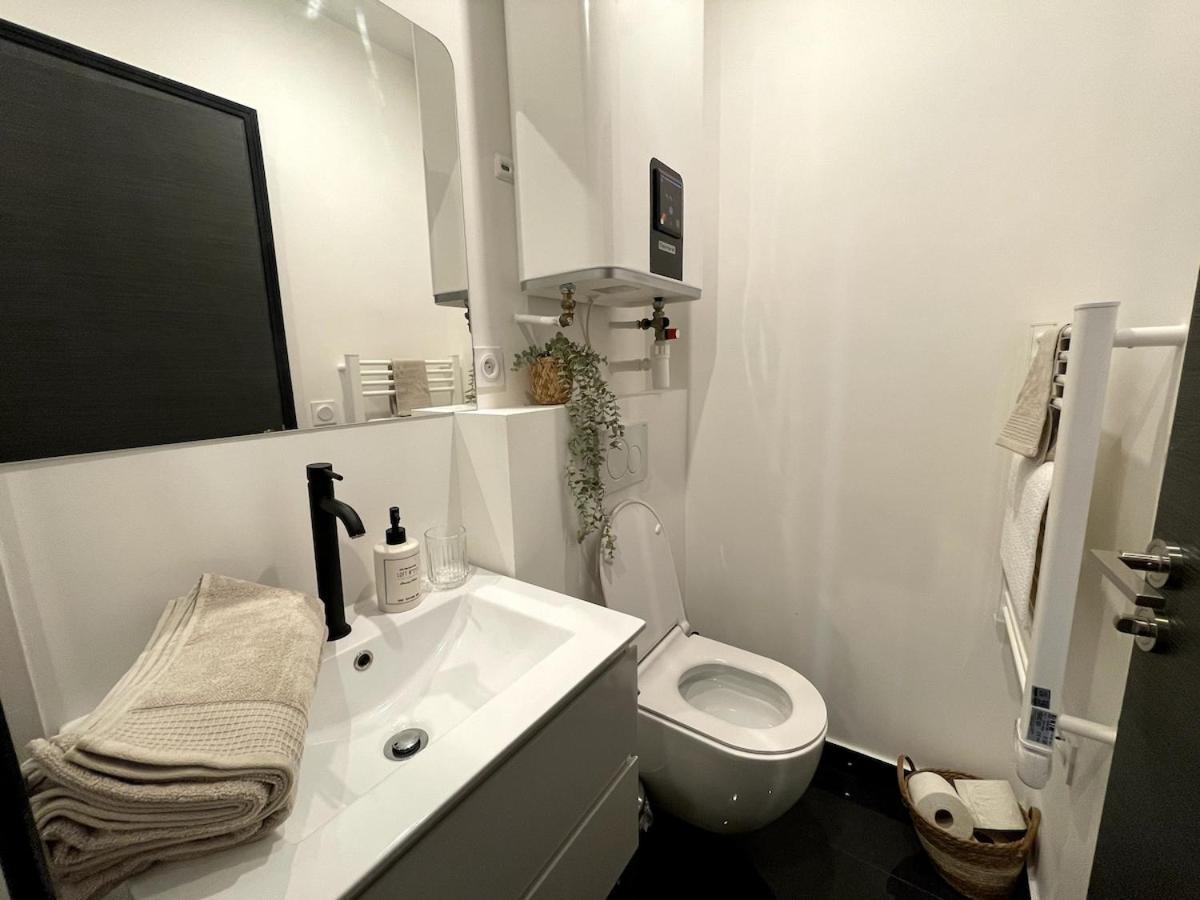 Apartment Joli Place Garibaldi, Vieux-nice, Port