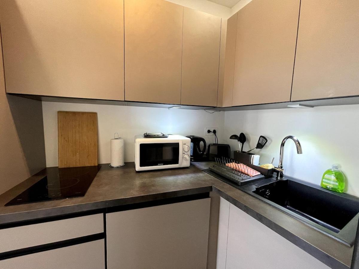 Joli Place Garibaldi, Vieux-nice, Port * Nice