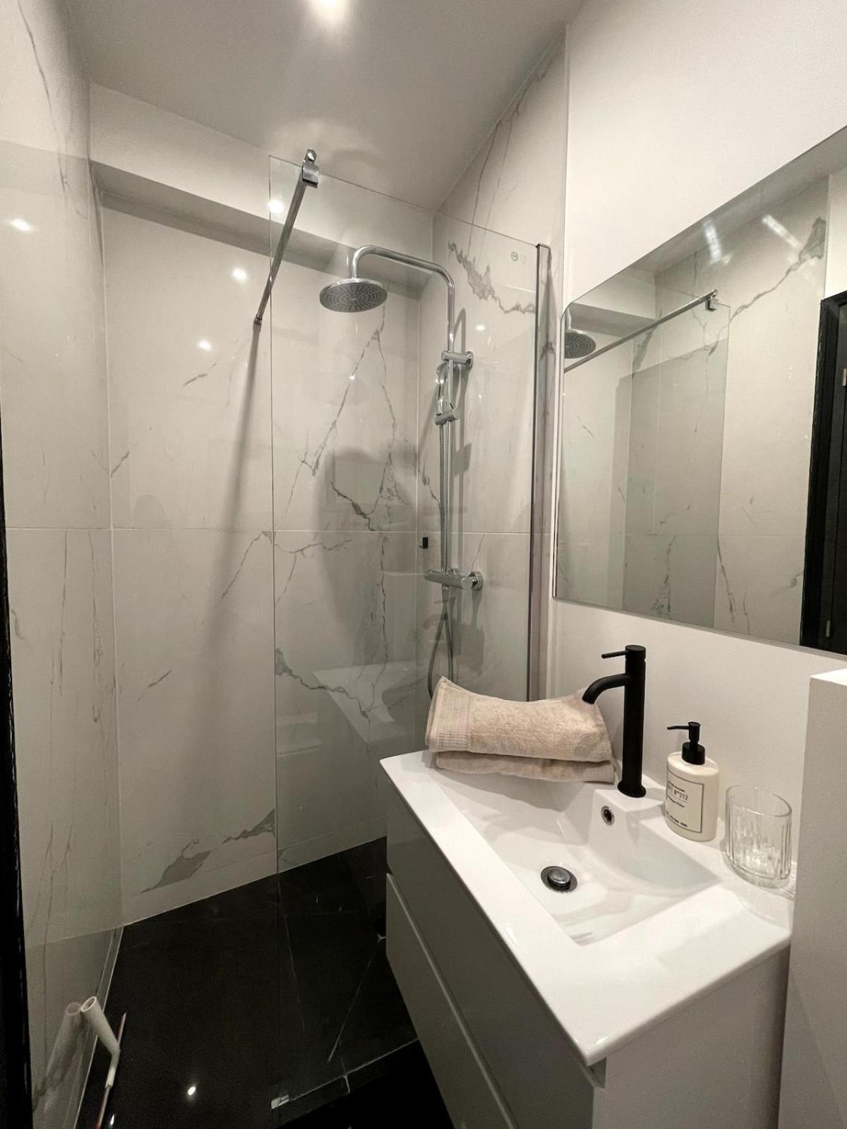 Joli Place Garibaldi, Vieux-nice, Port Nice