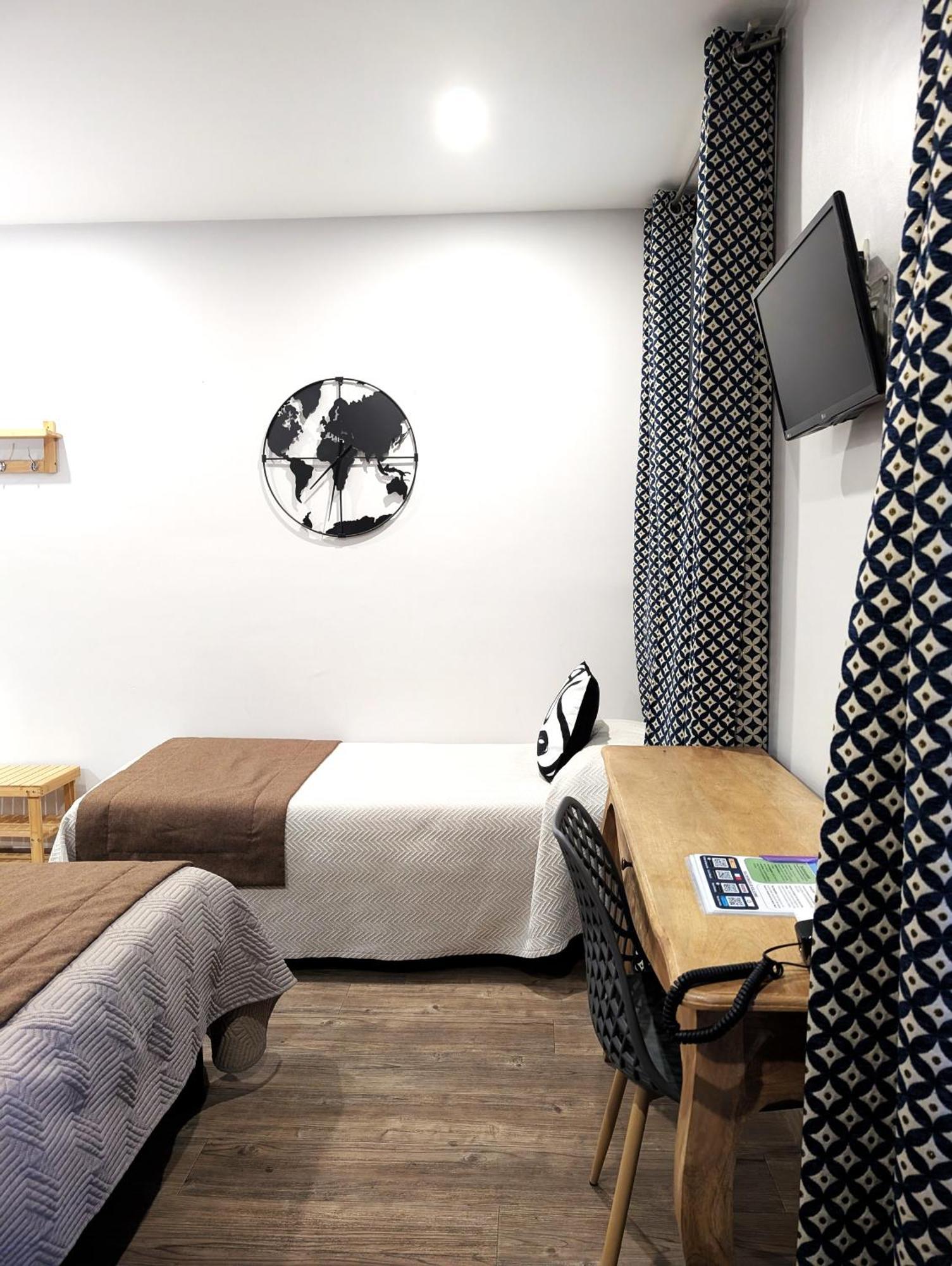 Hotel H33 2*