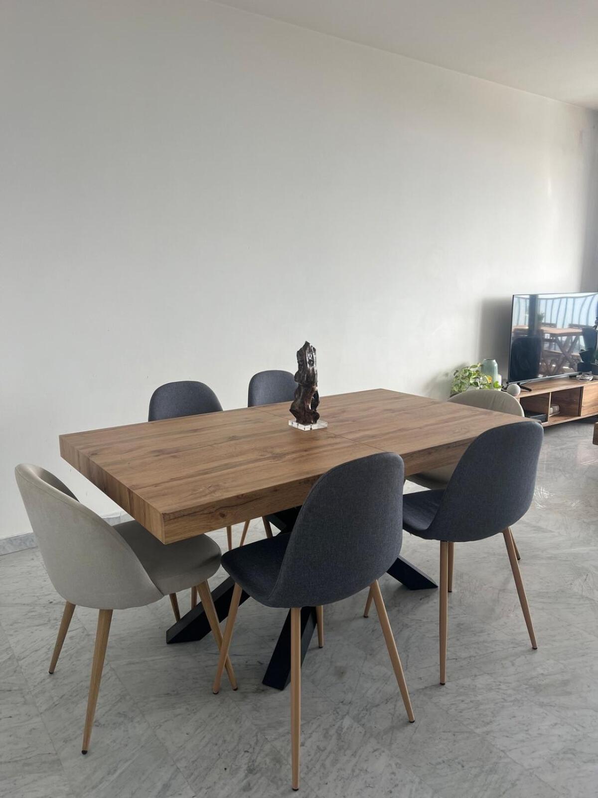 Apartment Face A La