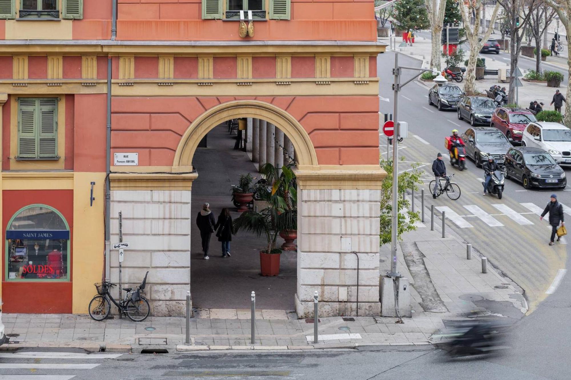 Joli 2 Pieces Au Port De * Nice