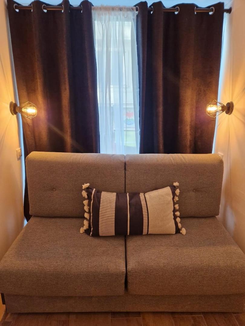 Apartment A 2 Pas De La Promenade Des