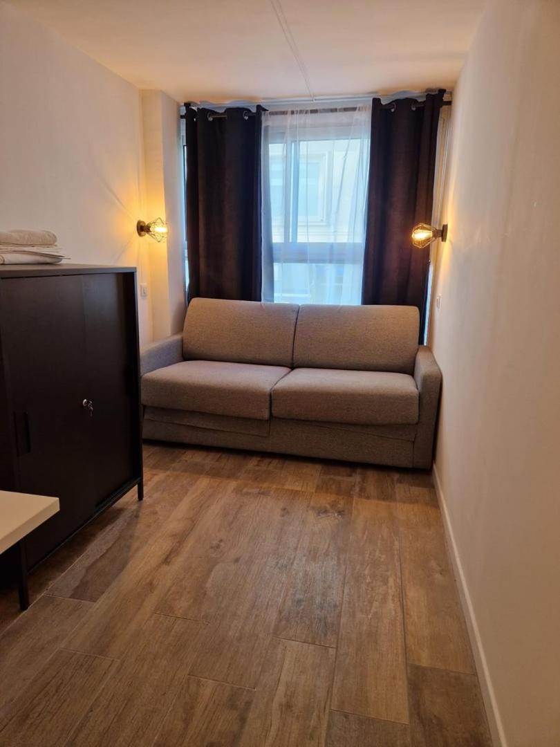 Apartment A 2 Pas De La Promenade Des *