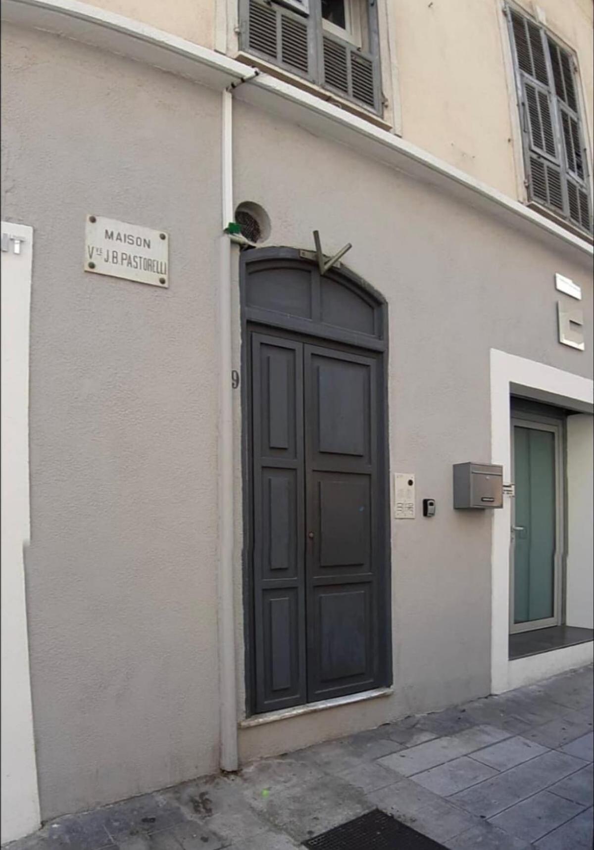 Duplex Center Of With Ac
