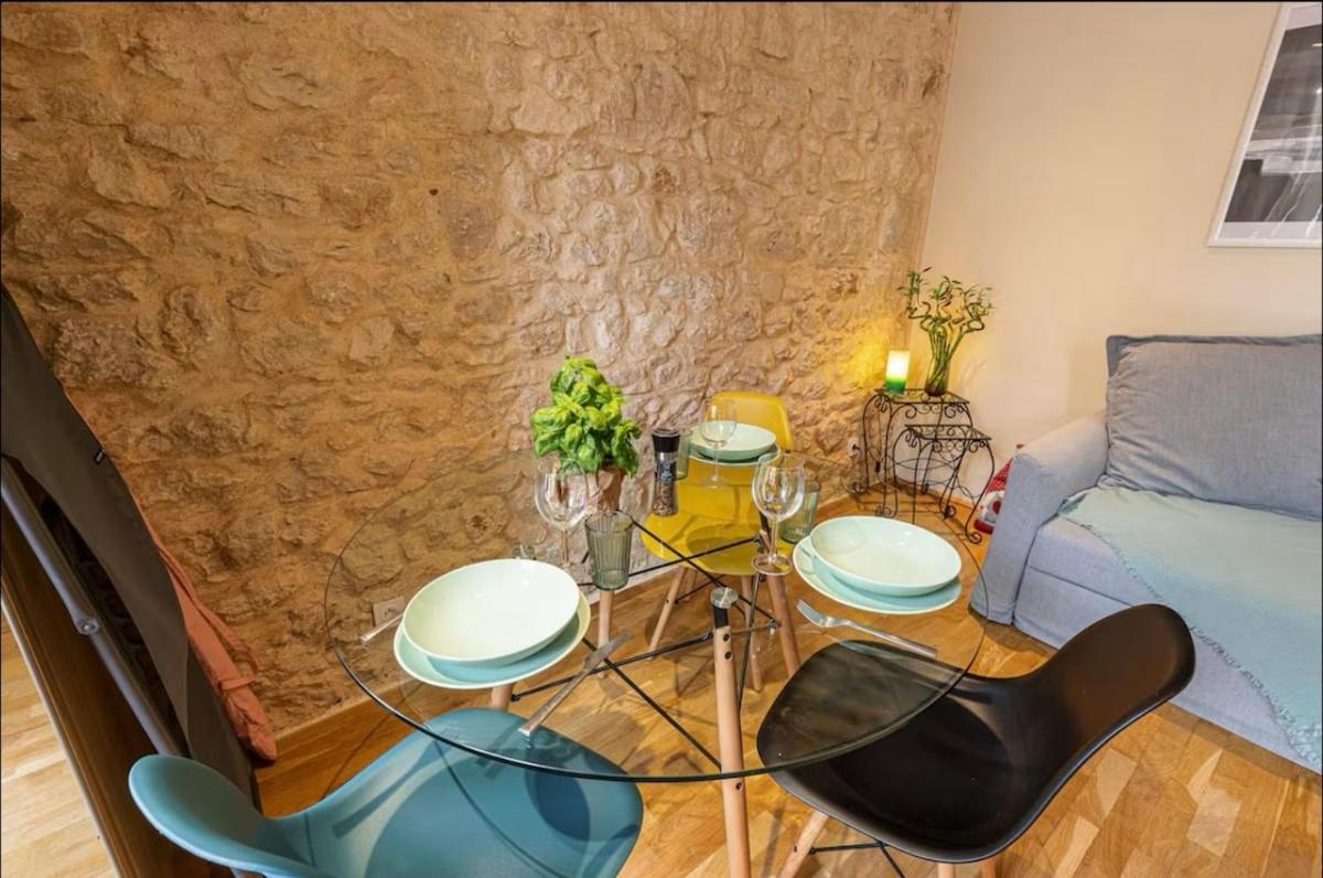 Duplex Center Of With Ac Nice