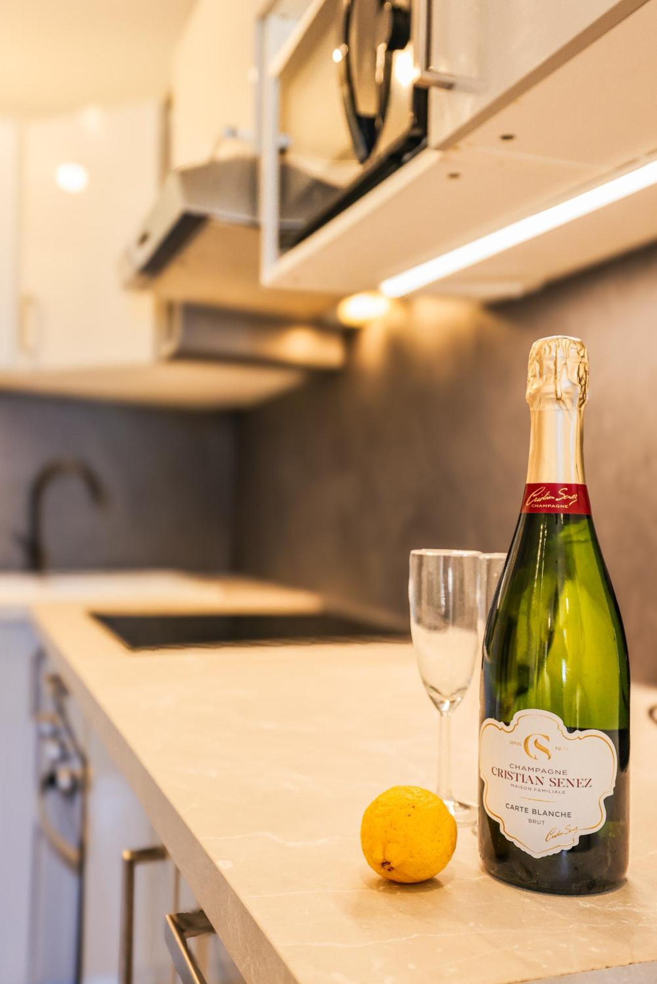 Azurappart Brilliant 2room, Massena