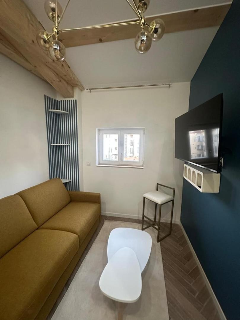 Moon Apartment