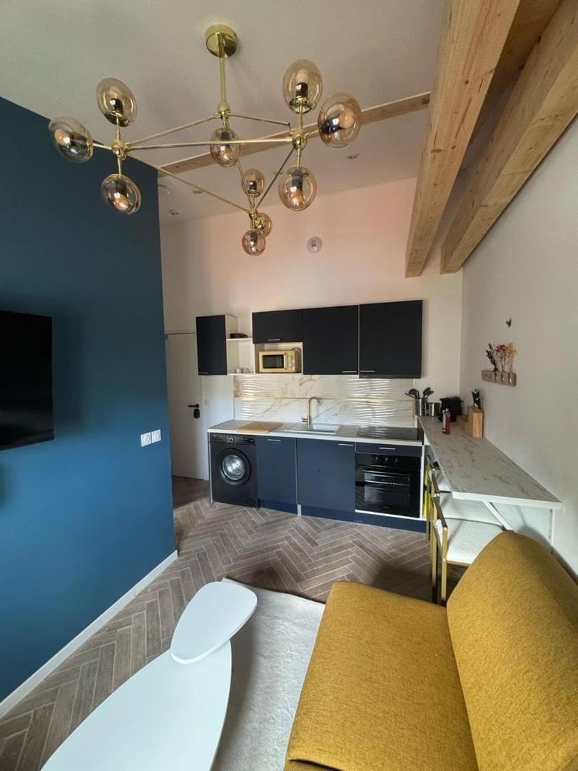 Moon Apartment *