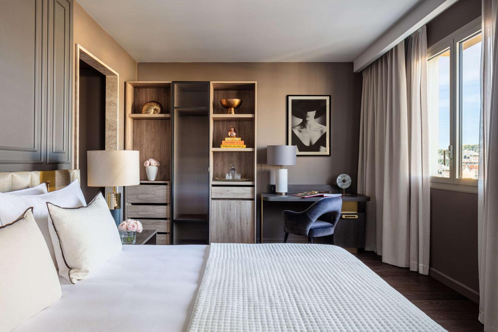 Anantara Plaza - A Leading Of The World Hotel