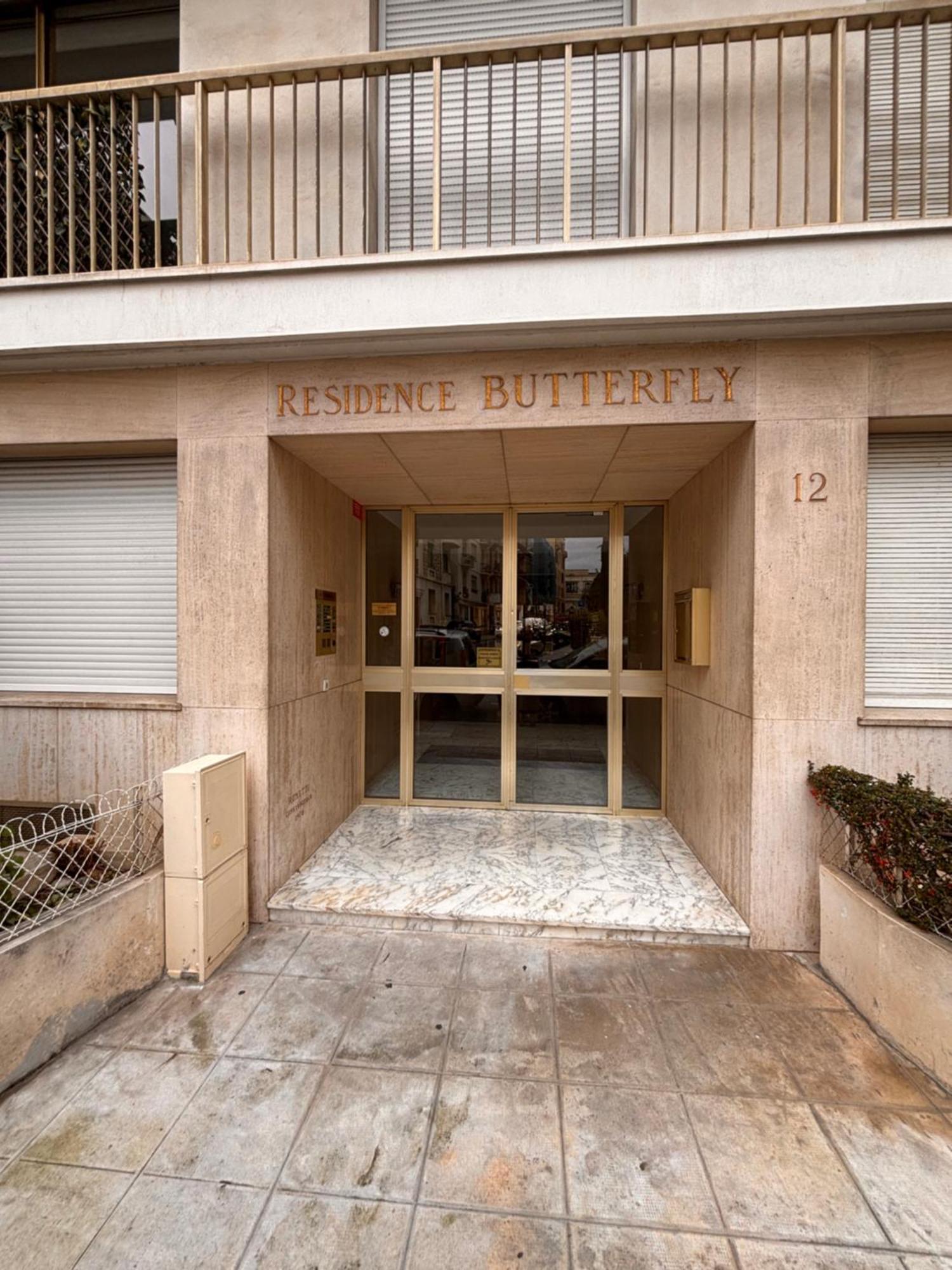 Butterfly Apartment *