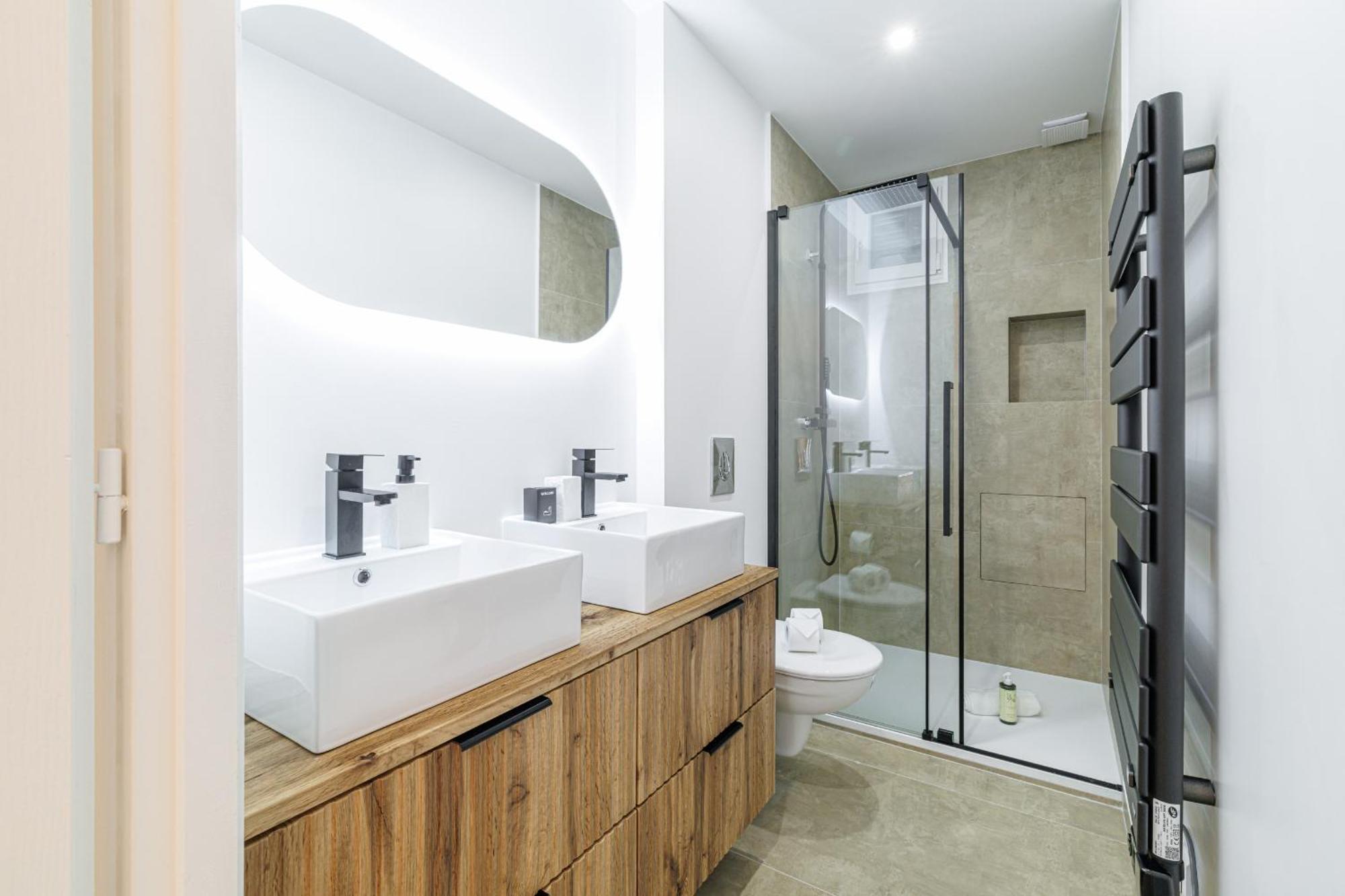 Apartment Large & Confort 2 Bdr Renovated *