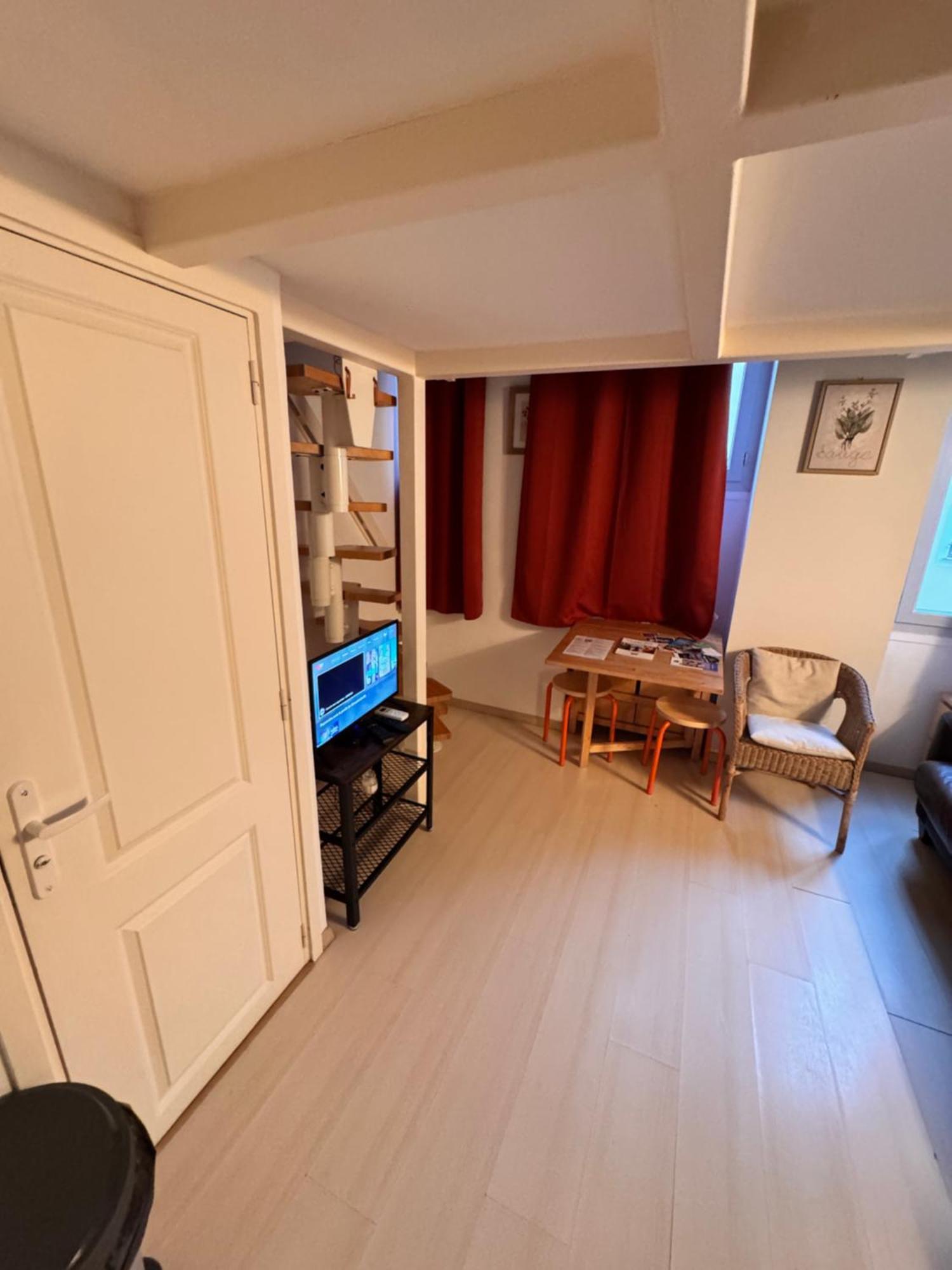 Tranquil With Mezzanine In Carre Dor Holiday home *