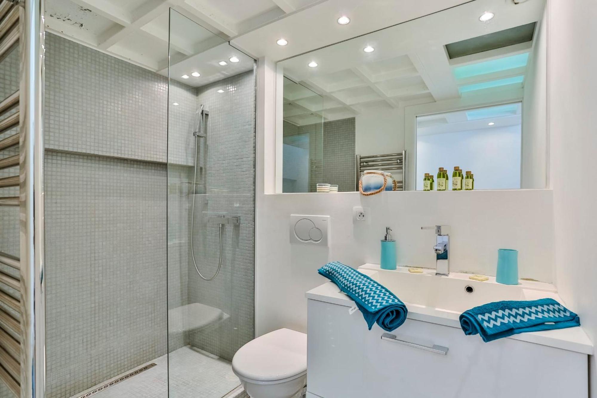 Liberte - Spacious Center W Ac * Nice