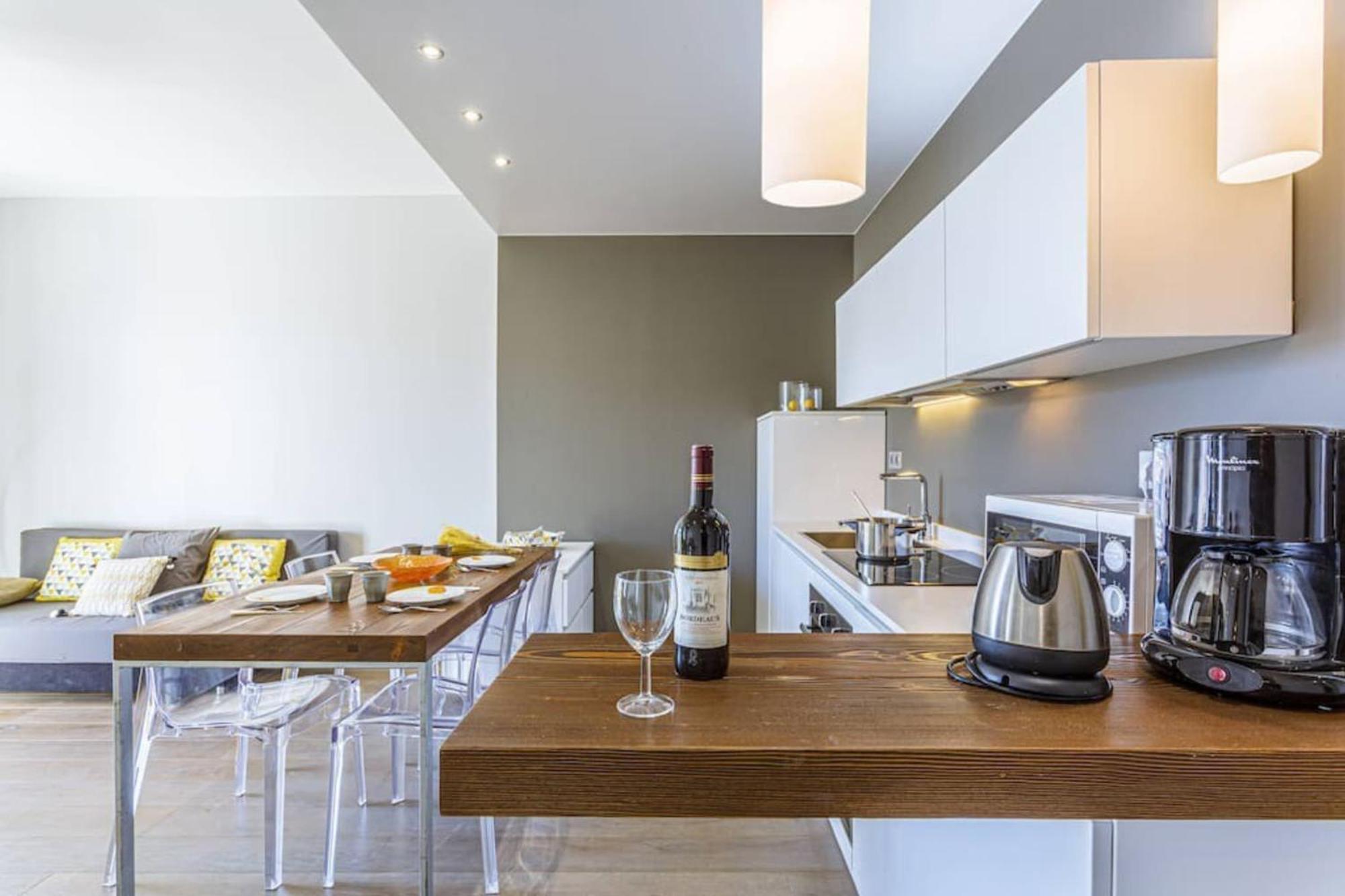 Apartment Fleurs 22 - City Center - Modern W Terrace *