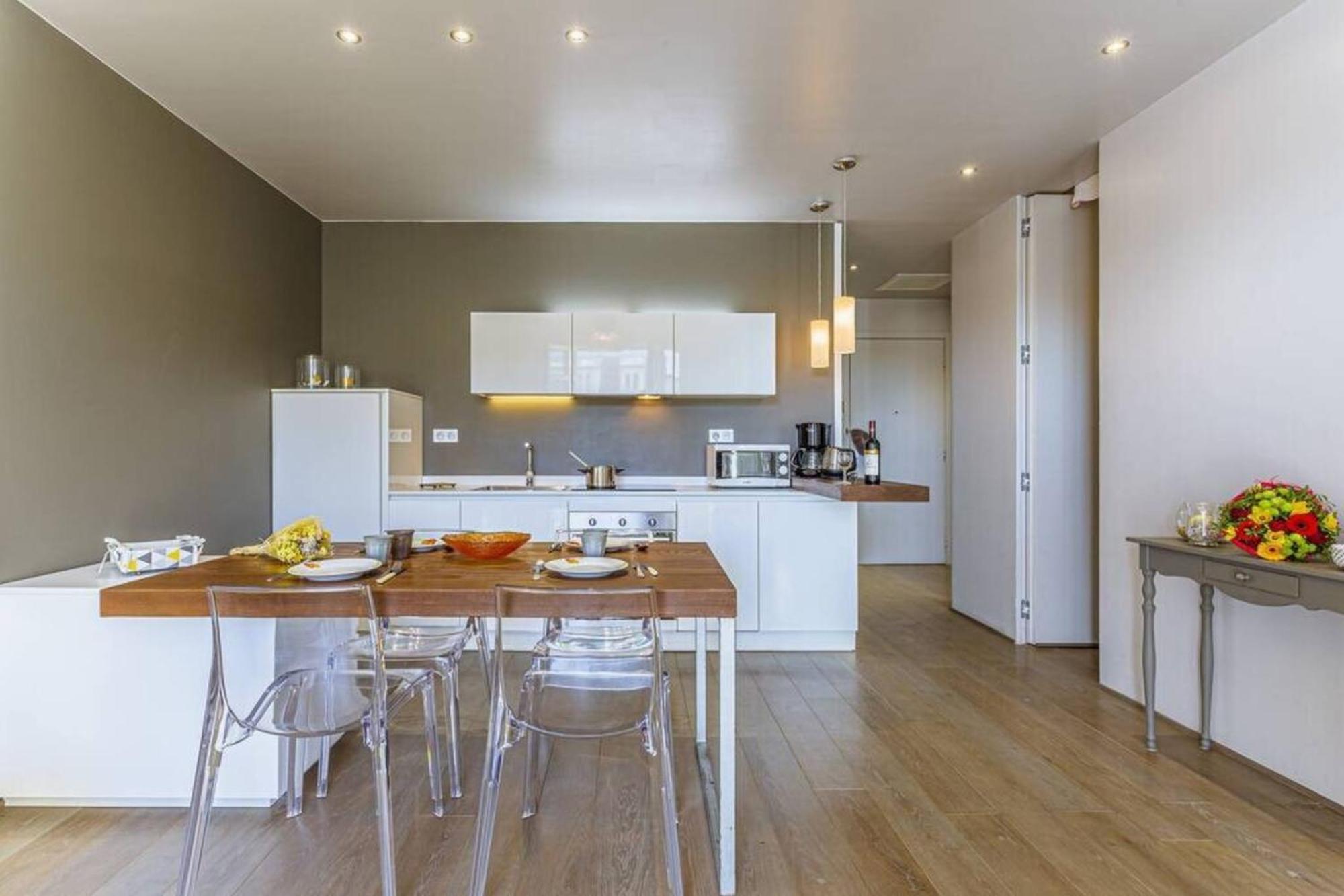 Apartment Fleurs 22 - City Center - Modern W Terrace *