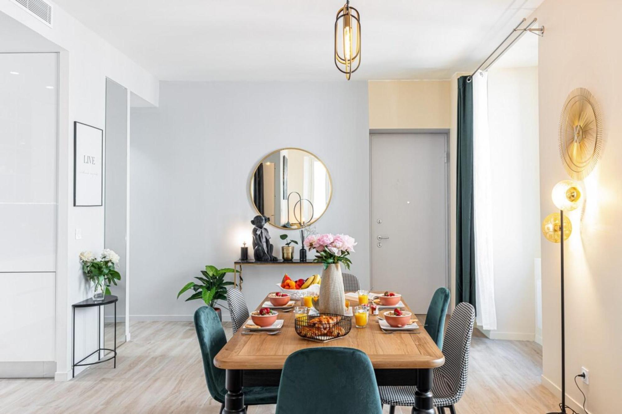 Gesu - 2 Bedroom In Old Town - Gesu Square Apartment *