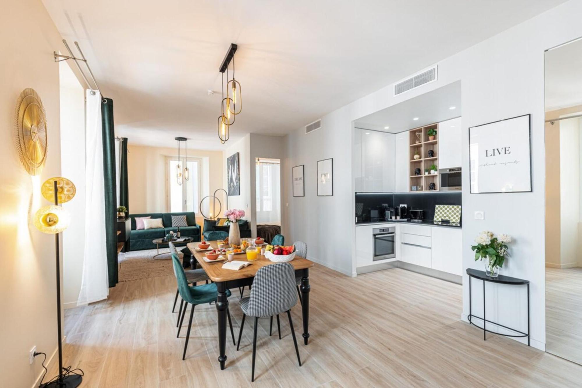 Gesu - 2 Bedroom In Old Town - Gesu Square Apartment *
