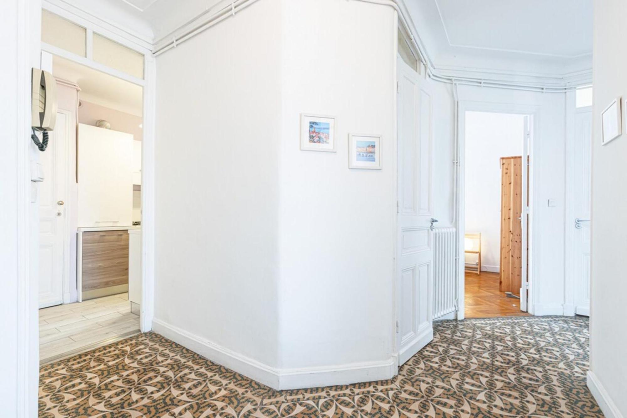 Joffre 38 - Spacious One Bedroom Apartment