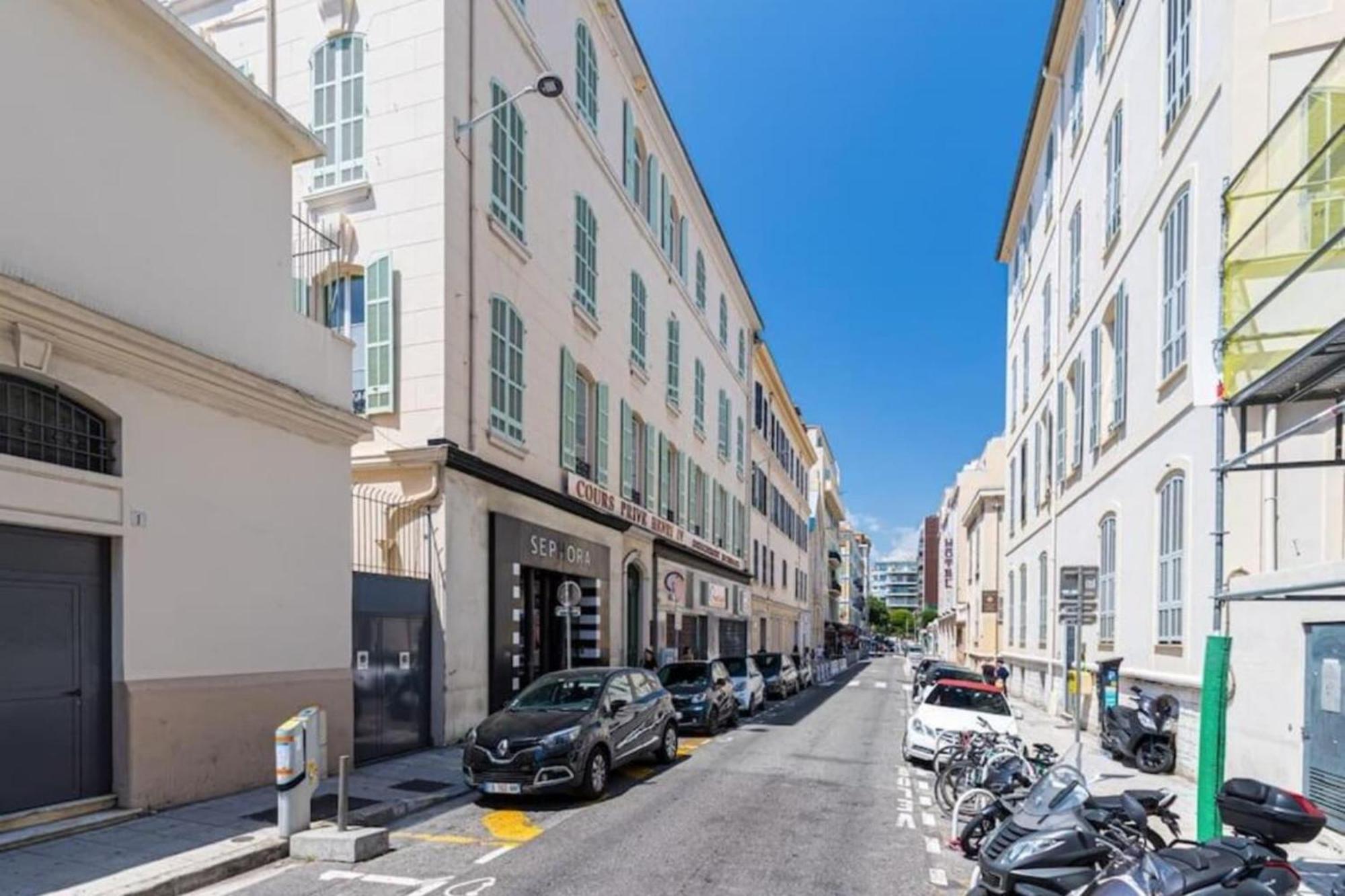 Deloye - Spacious Quiet Wac Near Old Town Apartment