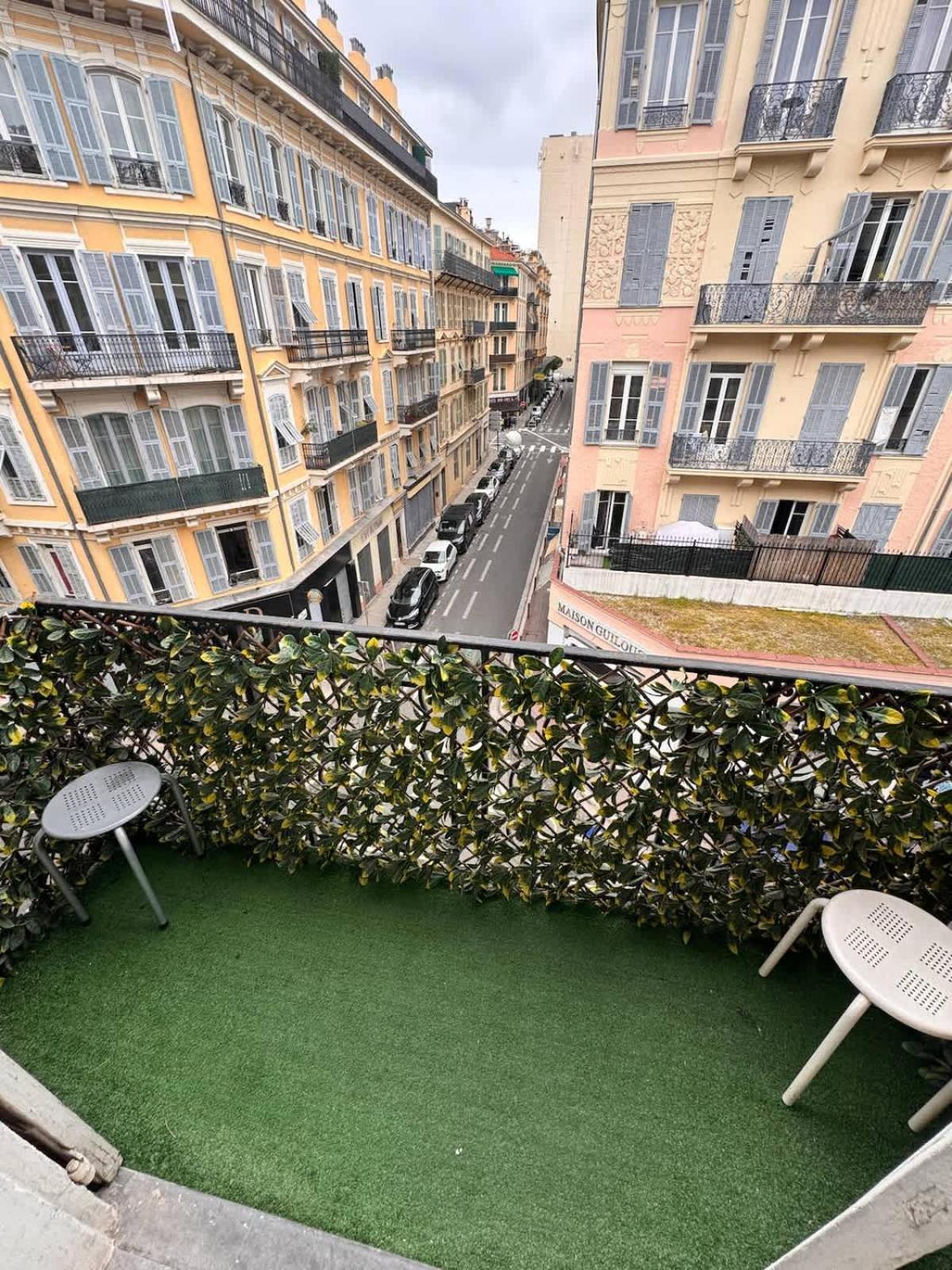 Hype-center Balcony 3br Ac Near Tram For6 Guests Apartment *