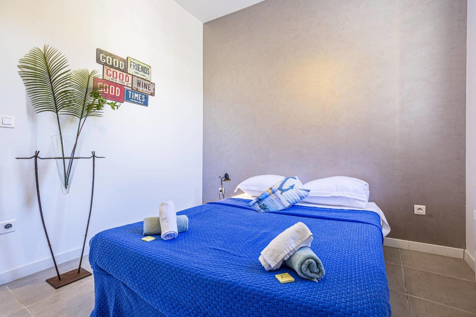 Guisol - Typical Nice 3 Bedroom Ac Near Port Apartment