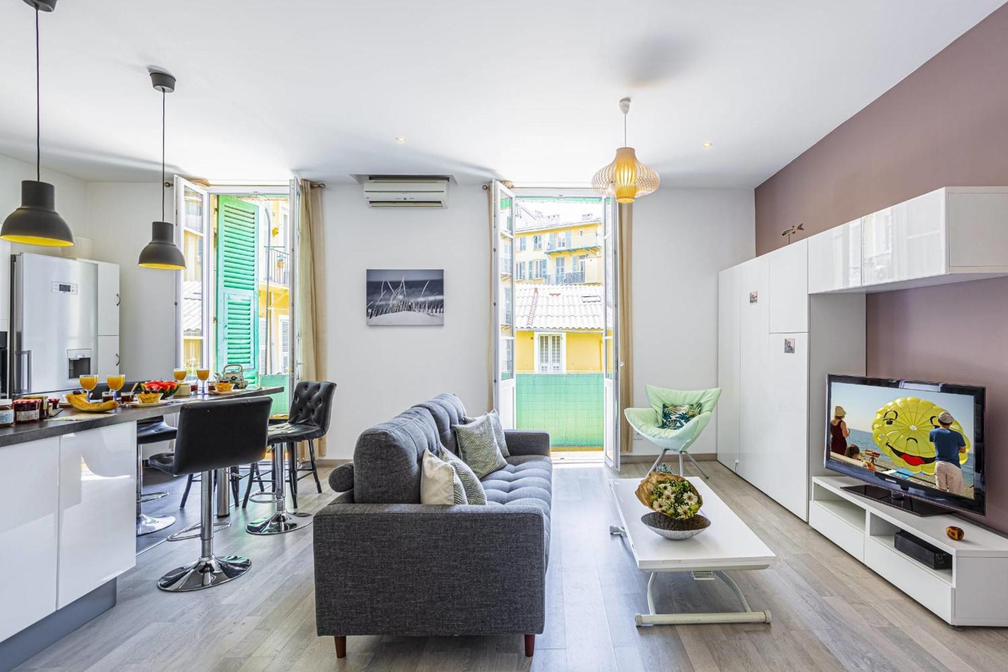Apartment Guisol - Typical Nice 3 Bedroom Ac Near Port