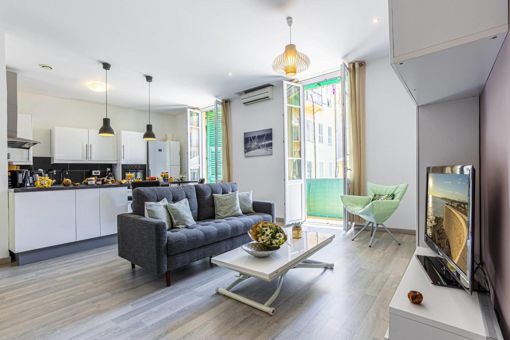 Apartment Guisol - Typical Nice 3 Bedroom Ac Near Port Nice
