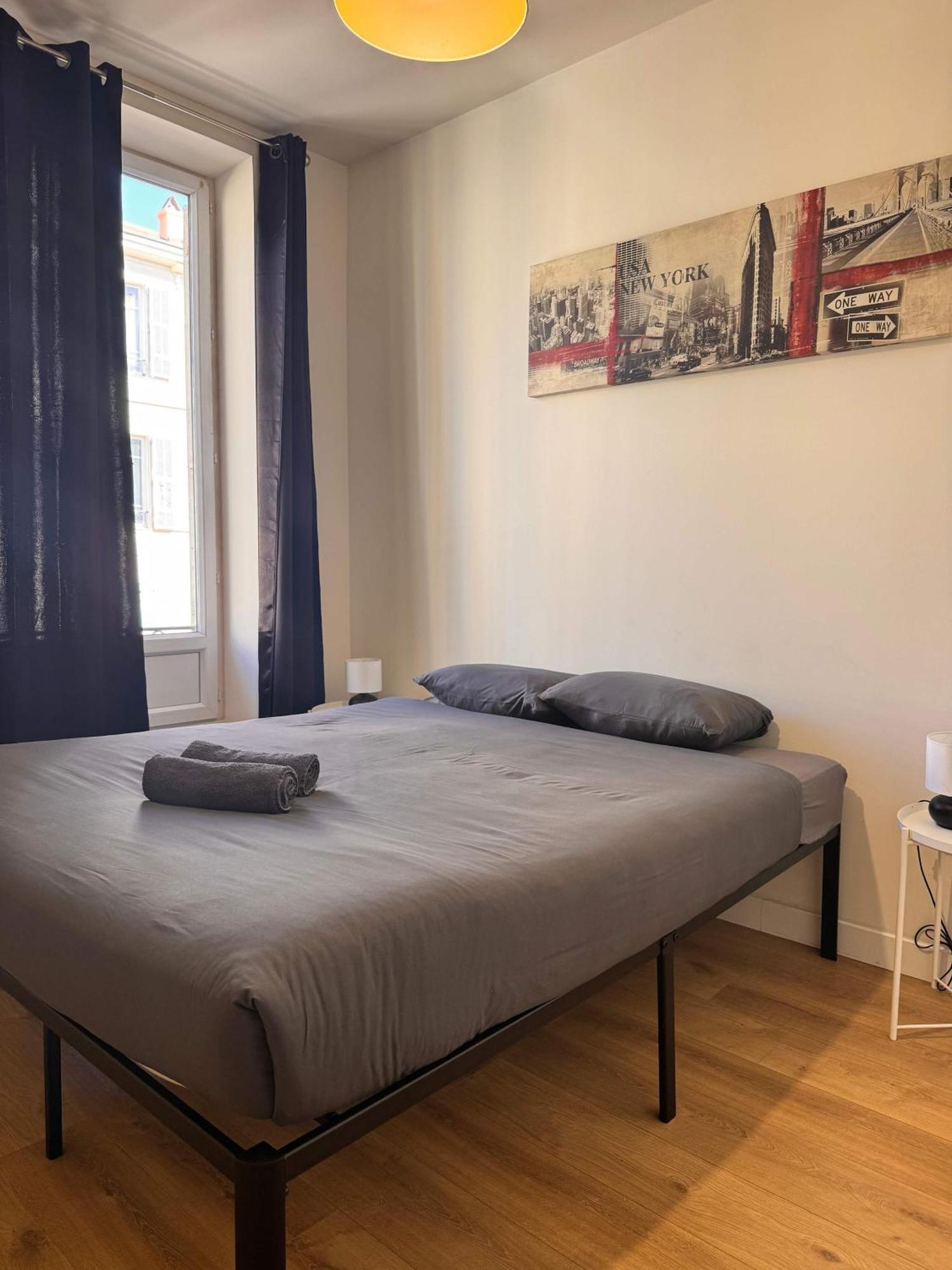Hype-center Balcony 3br Ac Near Tram For6 Guests *