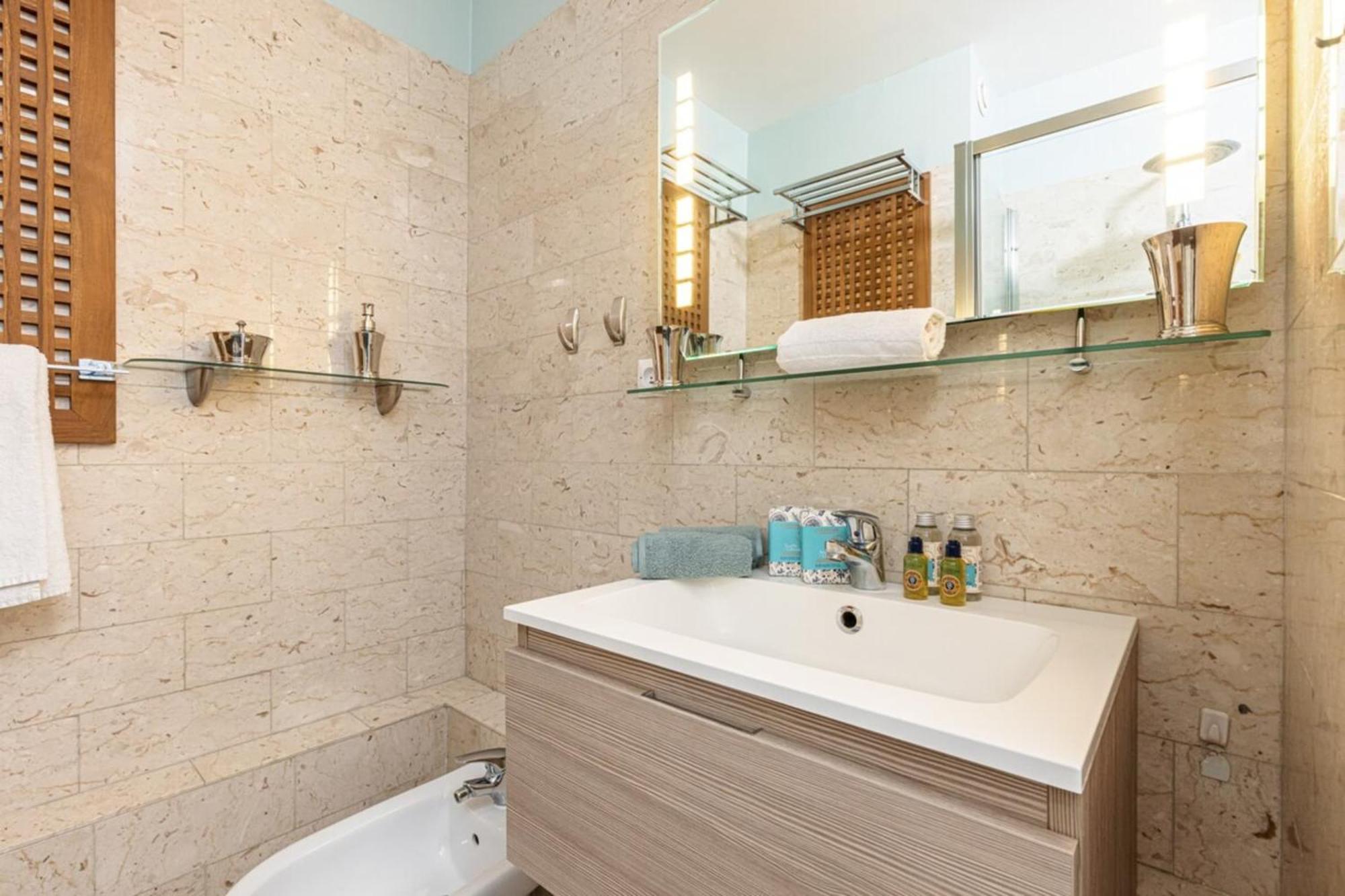 Apartment Medecin 26 - Superb Downtown *