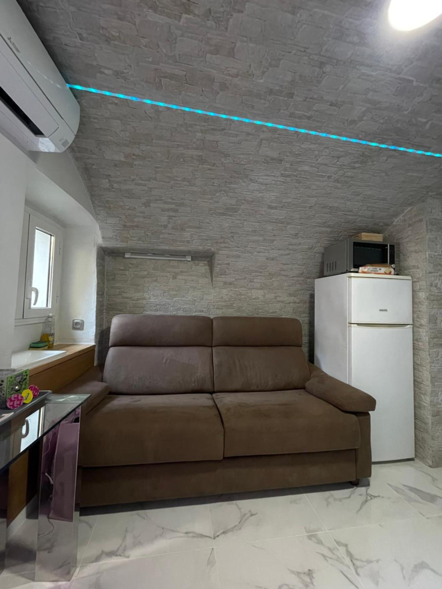 Apartment , *