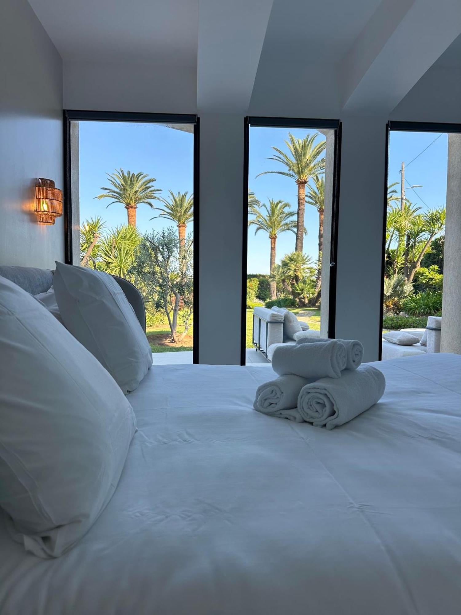 Luxury Pool & Sea View Villa