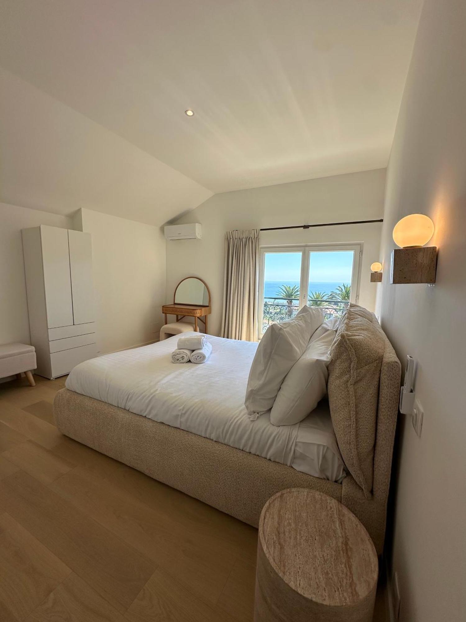 Luxury Pool & Sea View