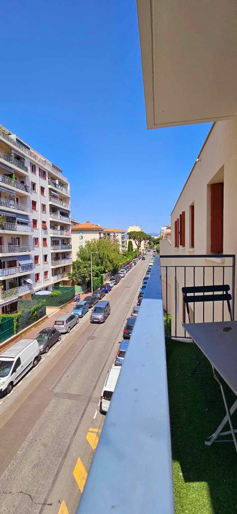 Apartment T2 Dernier Etage Avec Terrasse 5 Min De La
