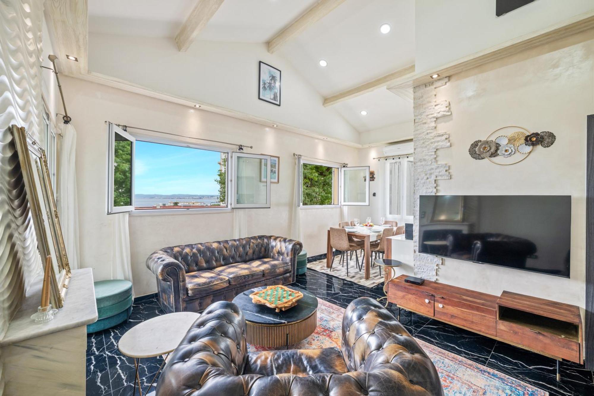 Nissarda, Maison Nicoise Avec Vue Mer, Parking, A 5 Minutes Du Port Holiday home