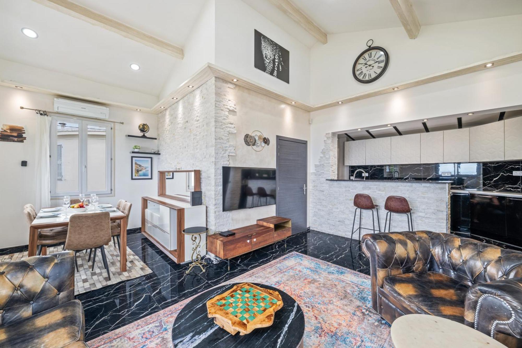 Holiday home Nissarda, Maison Nicoise Avec Vue Mer, Parking, A 5 Minutes Du Port Nice