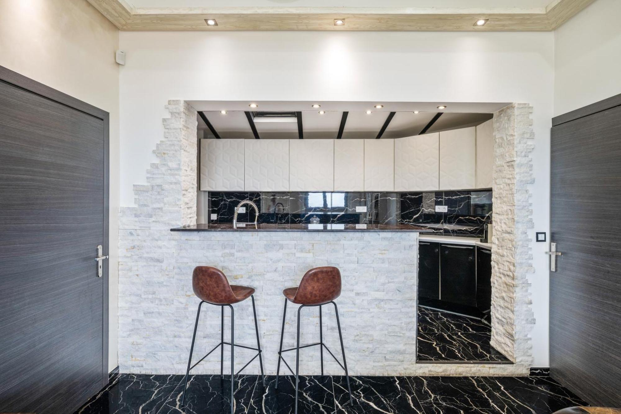 Nissarda, Maison Nicoise Avec Vue Mer, Parking, A 5 Minutes Du Port Nice