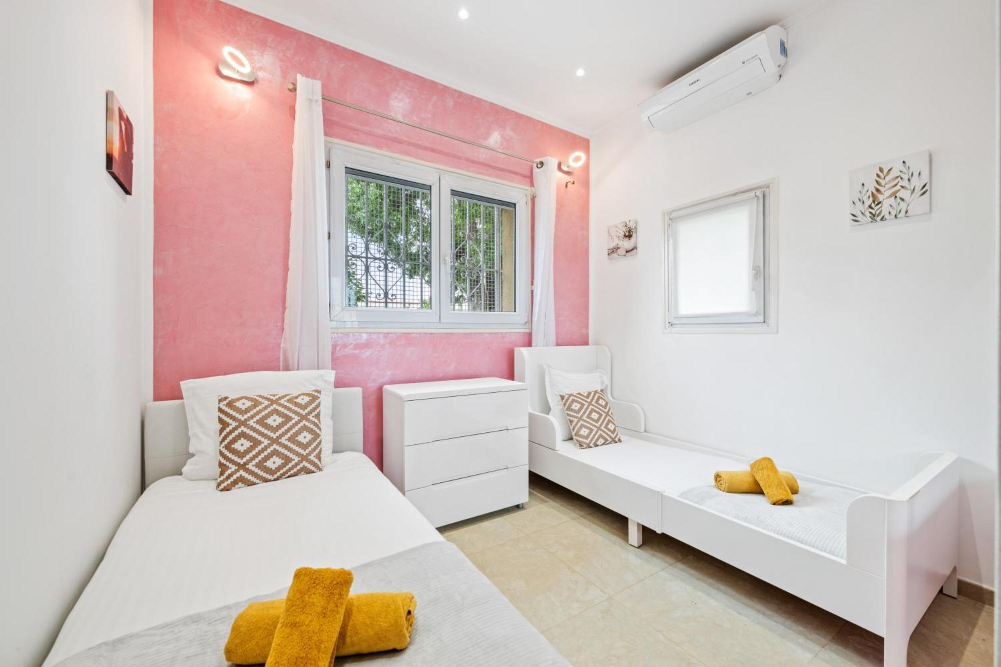 Holiday home Nissarda, Maison Nicoise Avec Vue Mer, Parking, A 5 Minutes Du Port