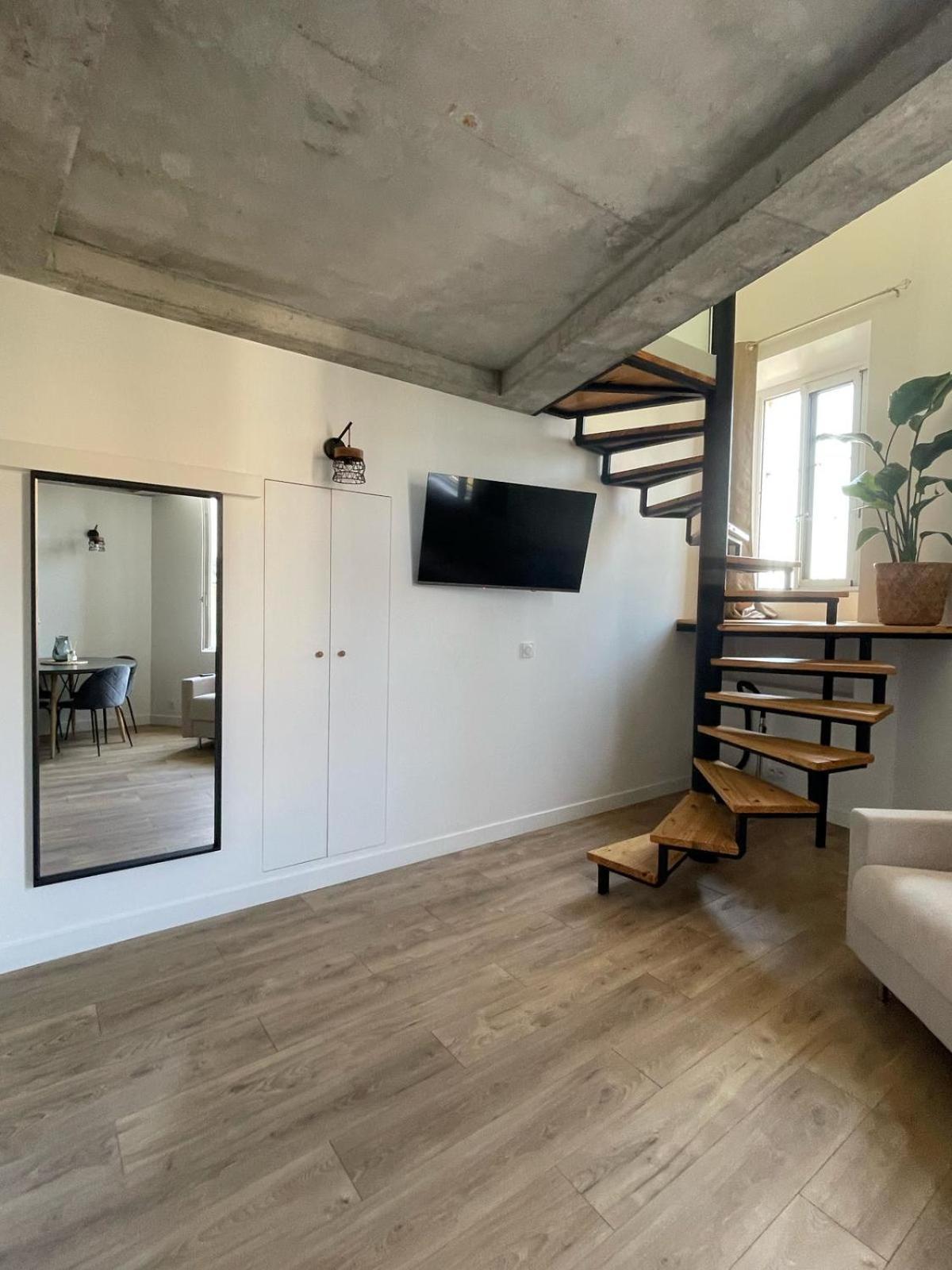 Duplex Place Garibaldi - Close To Port, Old Apartment