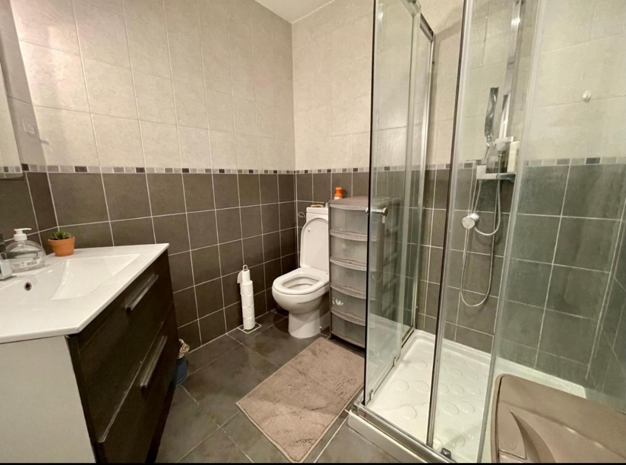 3p Proche Port Apartment