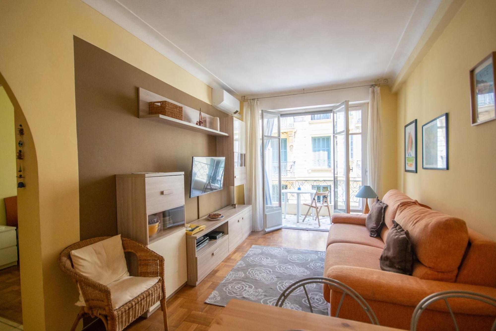 Joli 2 Pieces Climatise A 150m De La *