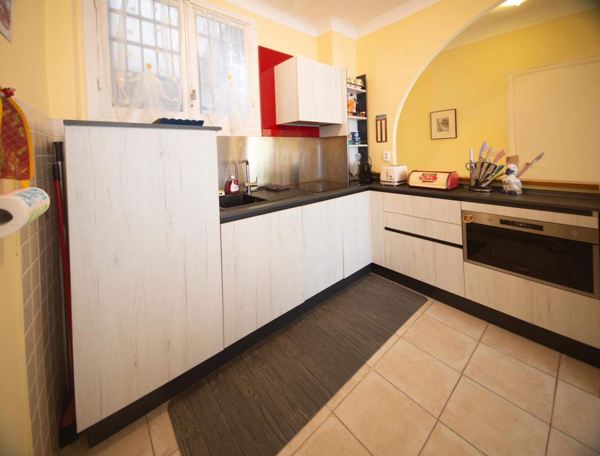 Joli 2 Pieces Climatise A 150m De La Nice